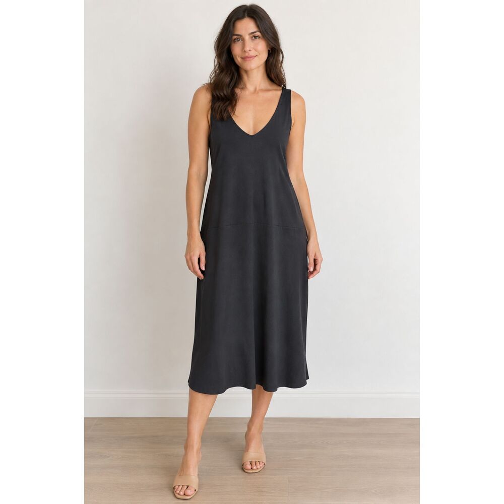 Leith NWT Black V Neck Sleeveless Midi Dress Size 1X Hem
